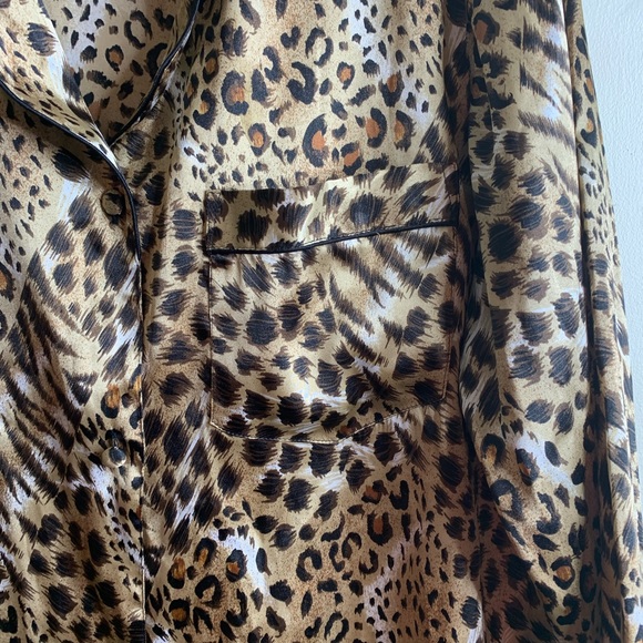 Ivy & Annabelle Satin Animal Print Sleepshirt - Picture 4 of 10